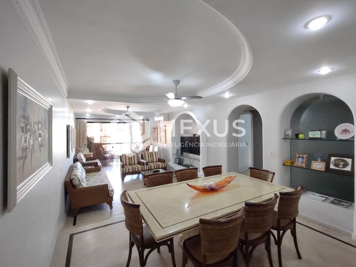 Foto 2 de Apartamento com varanda e lazer na Praia da Enseada, Guaruja