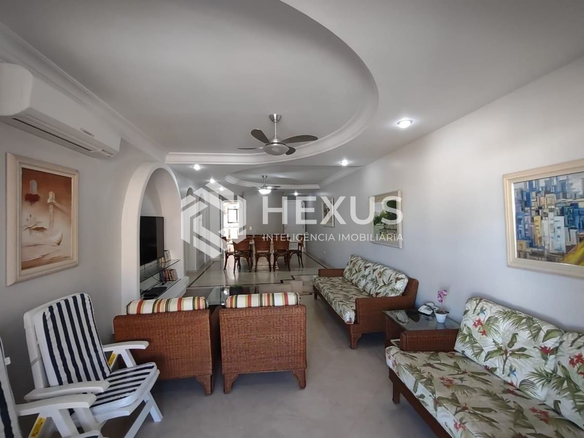 Foto 5 de Apartamento com varanda e lazer na Praia da Enseada, Guaruja