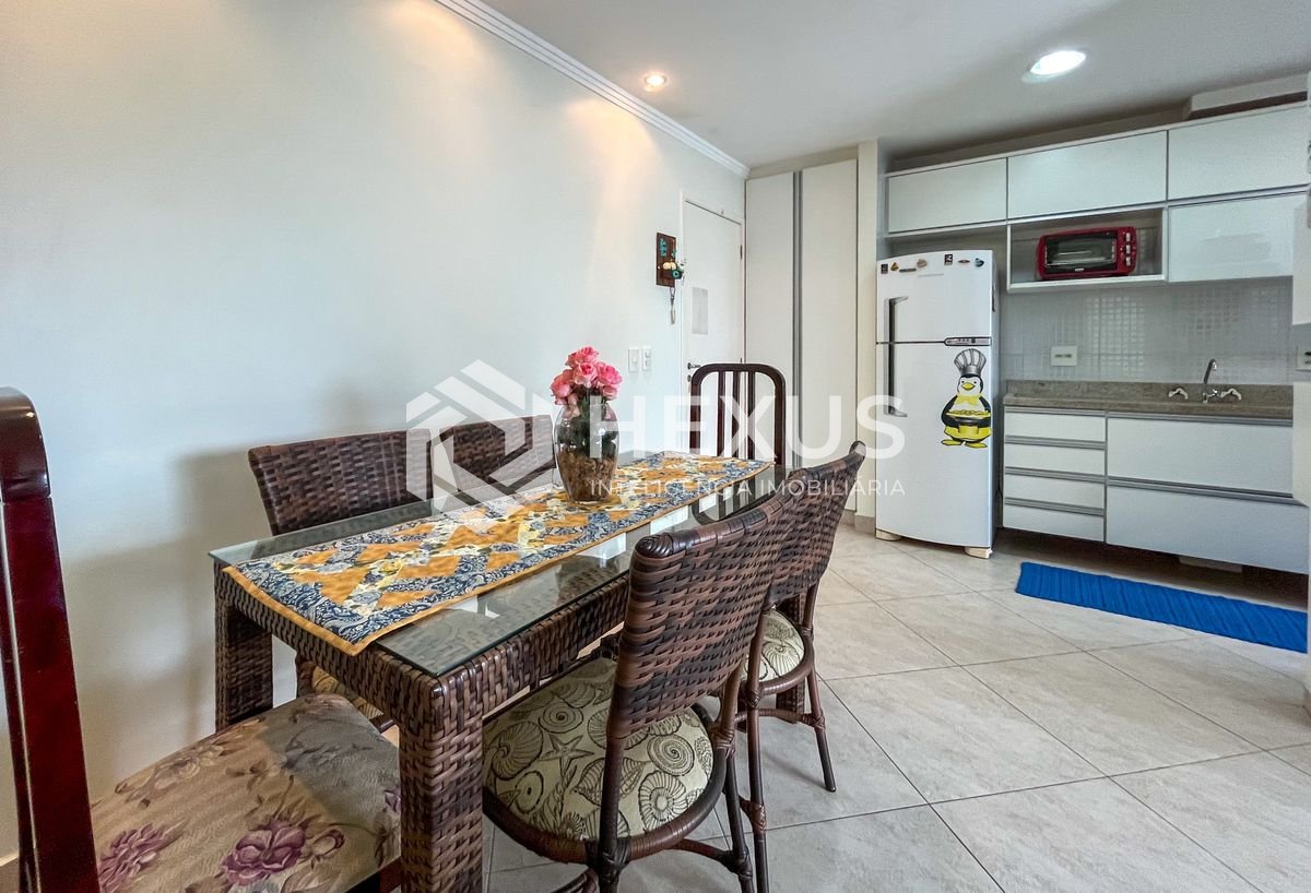 Foto 3 de Apartamento com varanda e lazer de clube na Praia das Astúrias, Guarujá