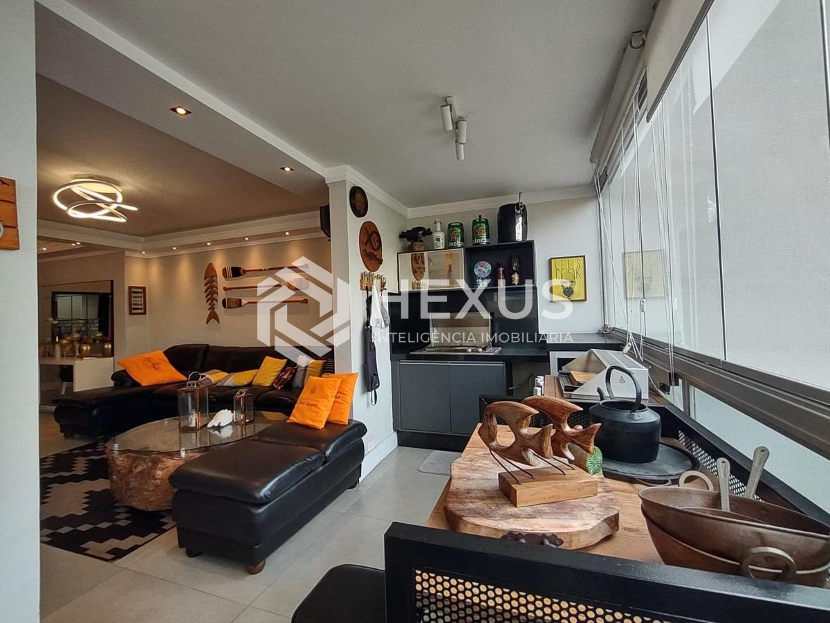 Foto 2 de Apartamento reformado com varanda gourmet e lazer na Praia da Enseada, Guaruja
