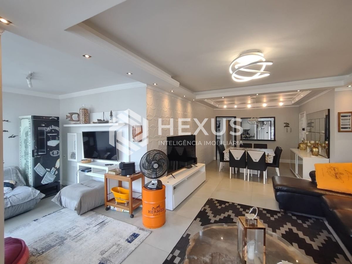 Foto 3 de Apartamento reformado com varanda gourmet e lazer na Praia da Enseada, Guaruja