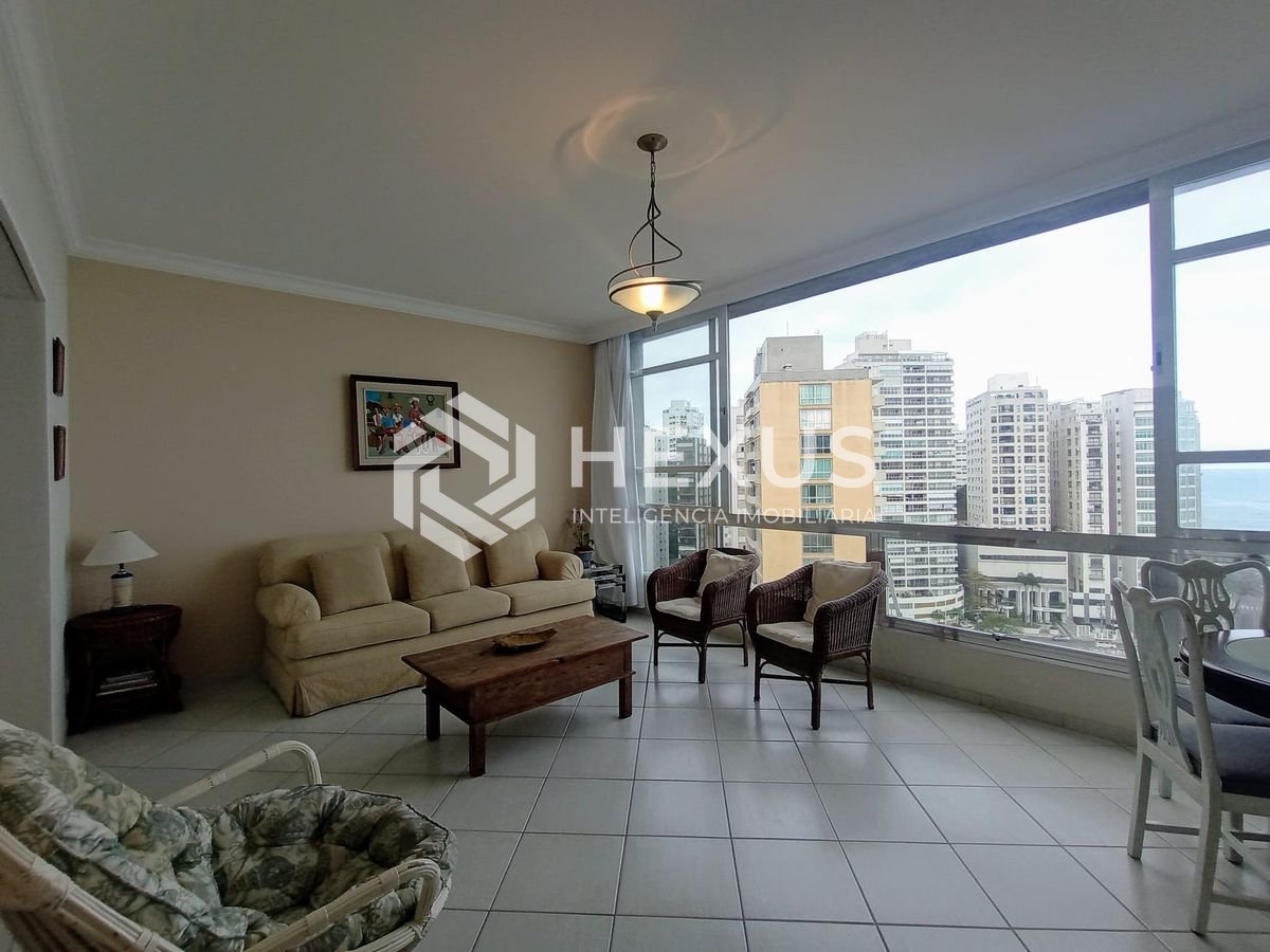 Foto 3 de Apartamento reformado frente mar na Praia das Pitangueiras, Guaruja