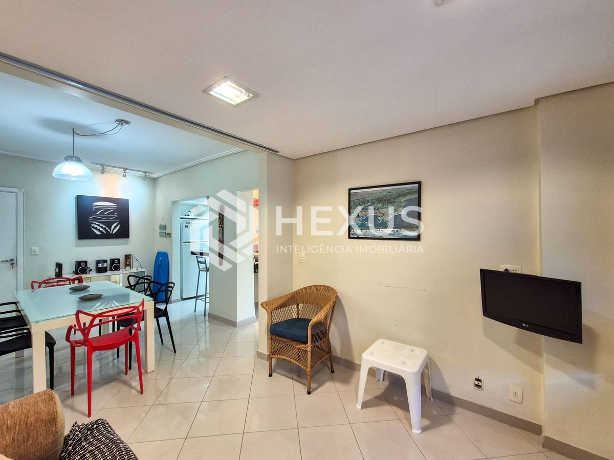 Foto 3 de Apartamento a 2 quadras da Praia das Pitangueiras, Guarujá