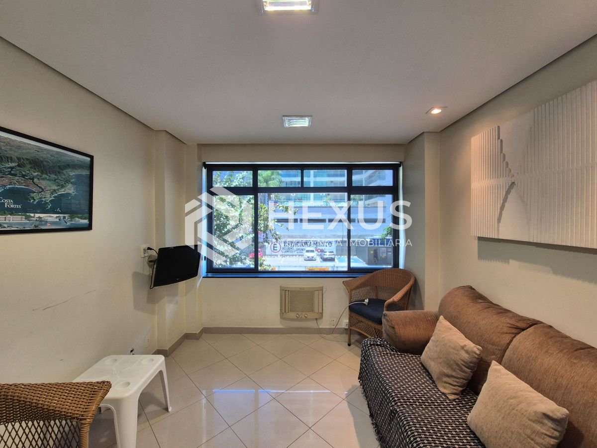 Foto 4 de Apartamento a 2 quadras da Praia das Pitangueiras, Guarujá