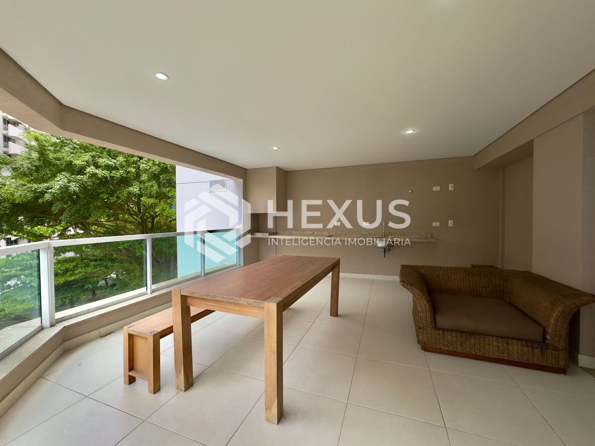 Foto 5 de Apartamento reformado com varanda gourmet e lazer na Praia das Pitangueiras, Guaruja
