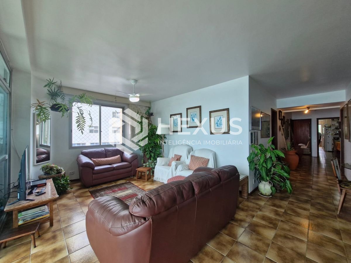 Foto 4 de Apartamento frente mar com varanda e lazer na Praia das Asturias, Guaruja