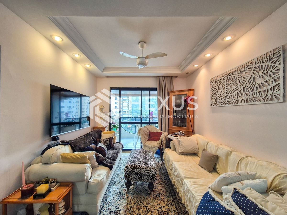 Foto 3 de Apartamento com varanda e lazer na Praia das Pitangueiras, Guaruja