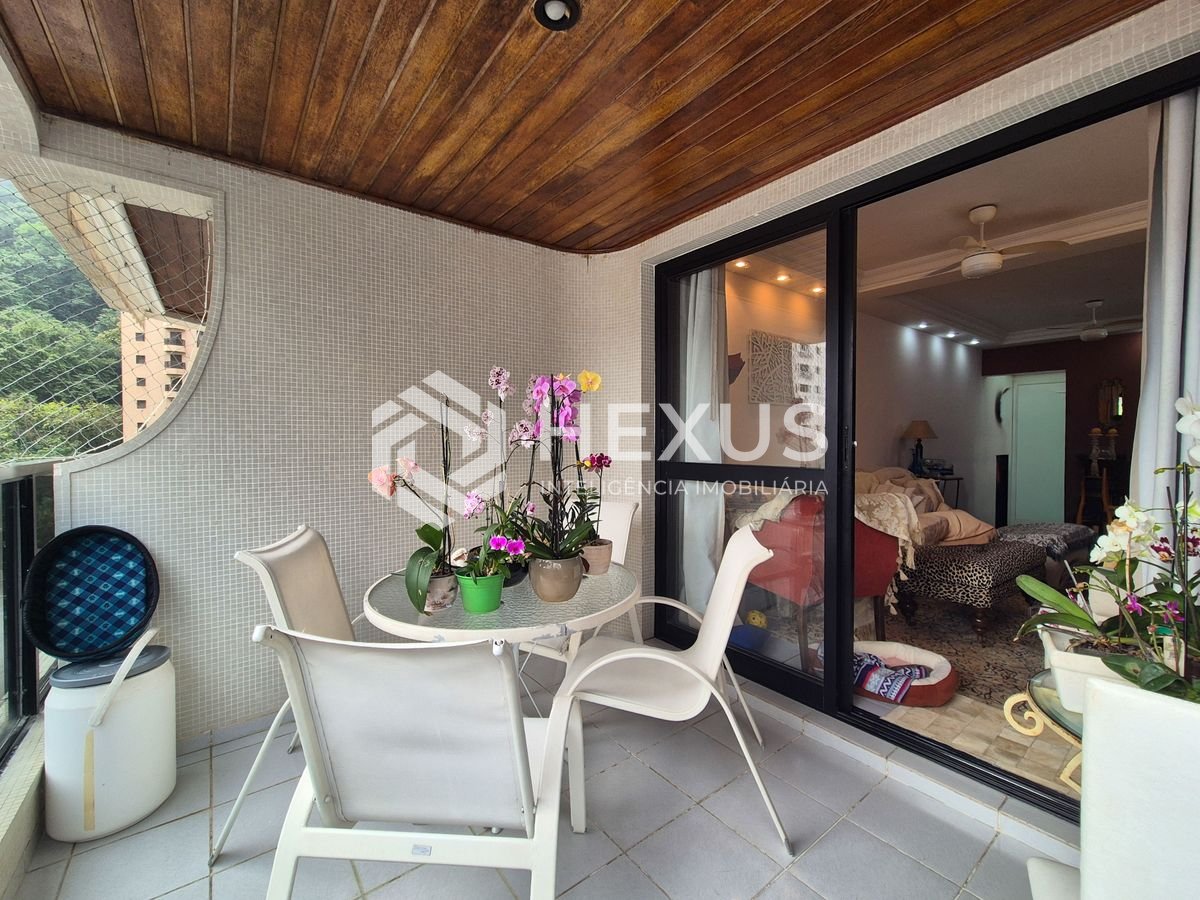 Foto 5 de Apartamento com varanda e lazer na Praia das Pitangueiras, Guaruja