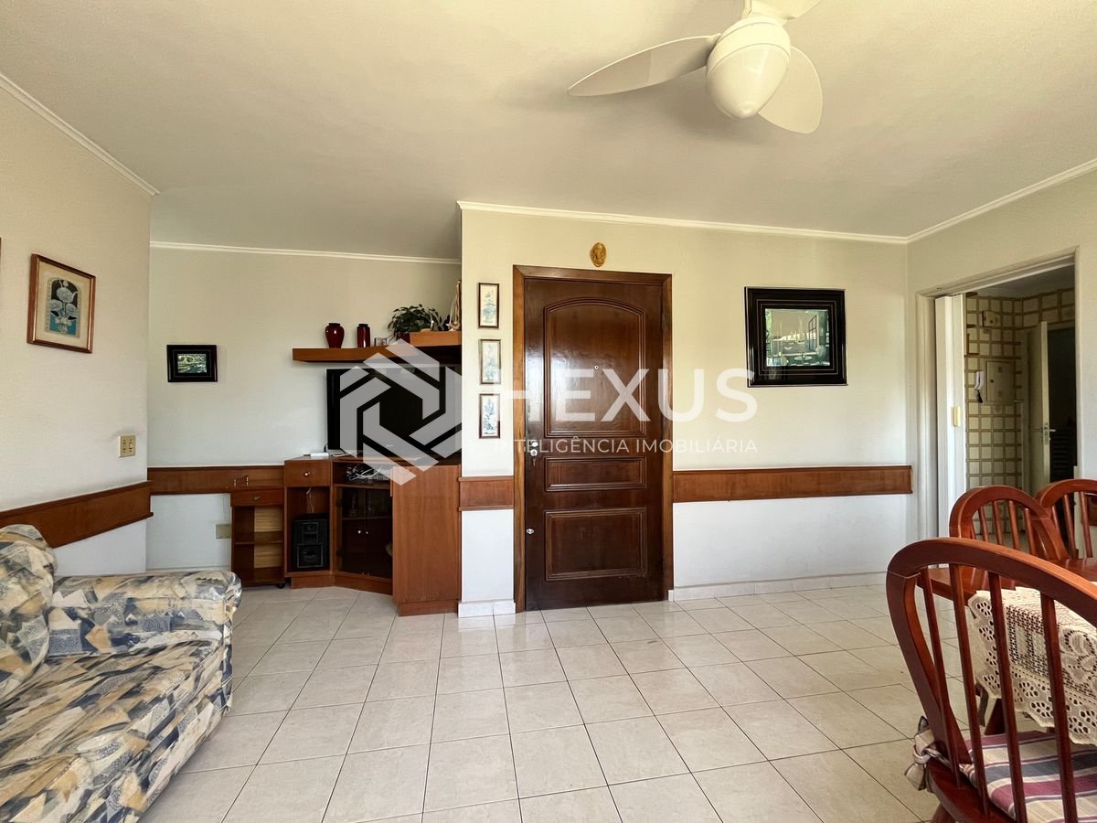 Foto 4 de Apartamento com varanda e vista mar na beira mar da Praia das Pitangueiras, Guarujá