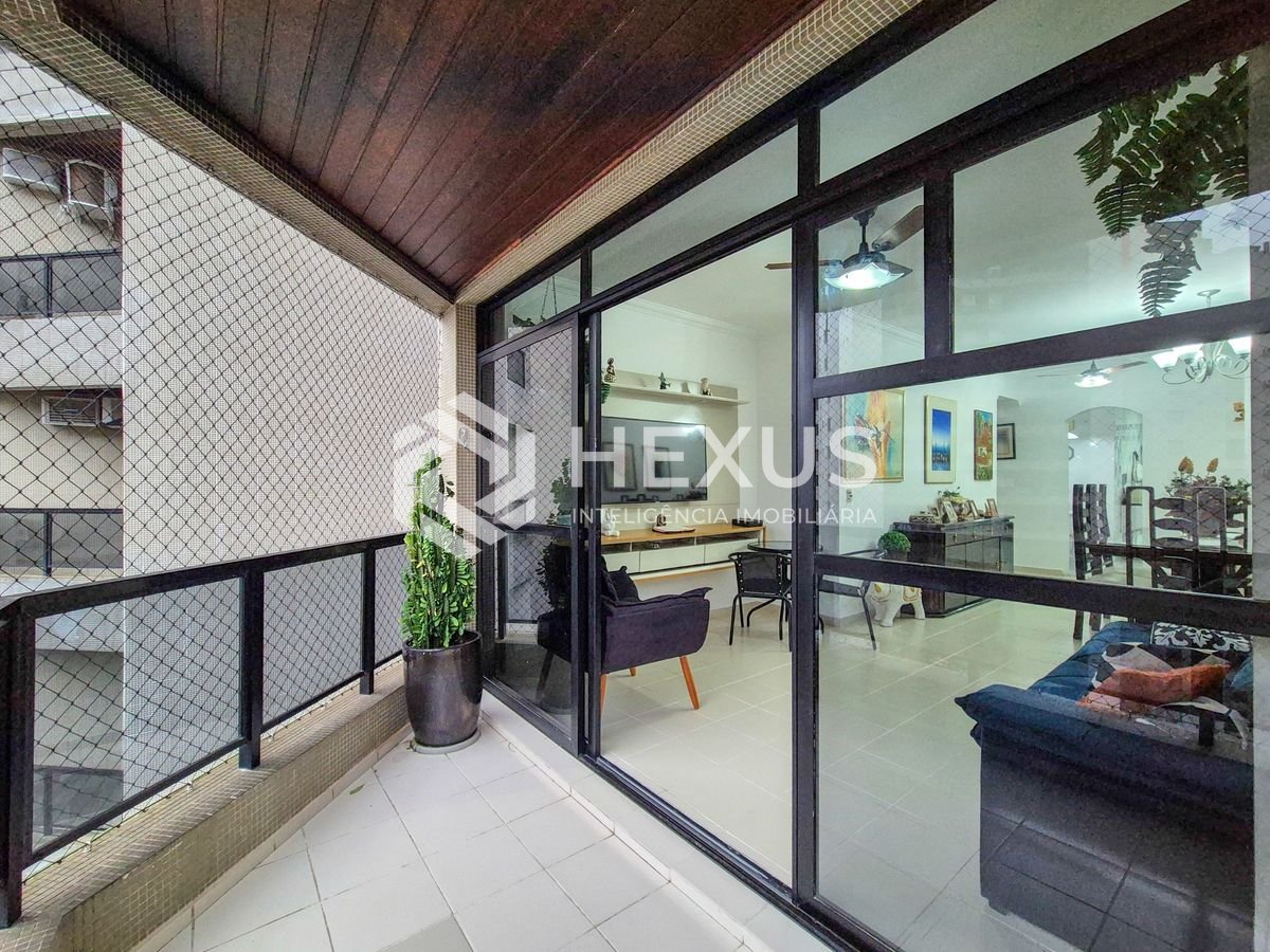 Foto 3 de Apartamento com varanda e lazer na Praia das Pitangueiras, Guaruja