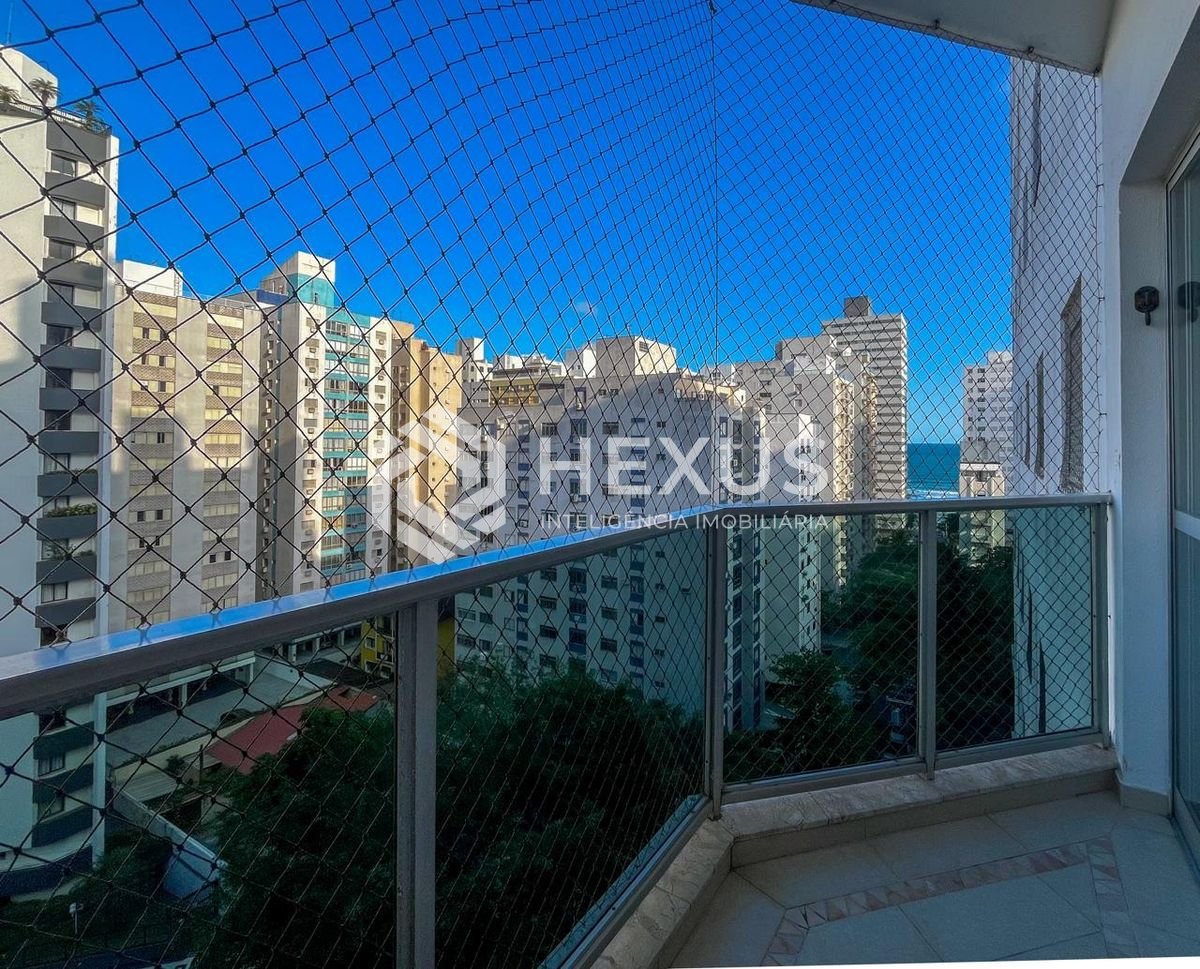 Foto 2 de Apartamento com varanda vista mar e lazer na Praia das Pitangueiras, Guaruja