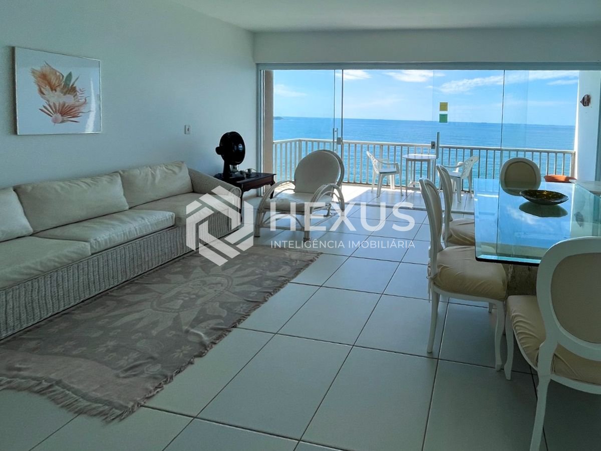 Foto 5 de Apartamento frente mar com varanda na Praia das Pitangueiras, Guaruja