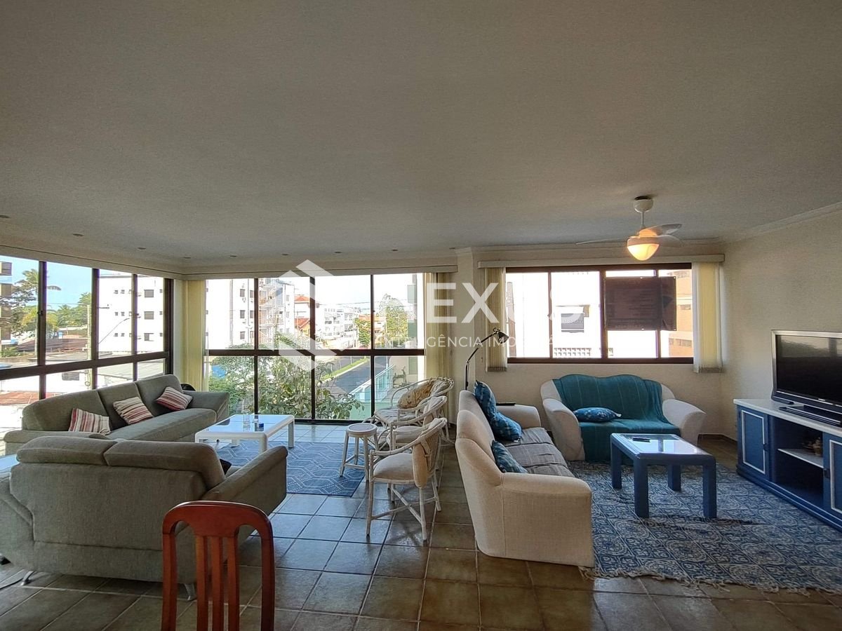 Foto 2 de Apartamento com varanda na Praia da Enseada, Guaruja