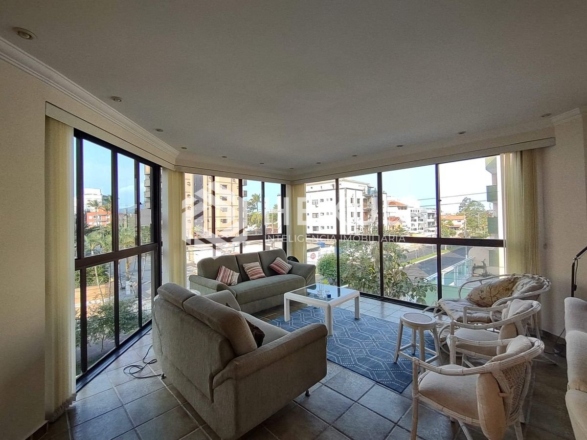 Foto 3 de Apartamento com varanda na Praia da Enseada, Guaruja
