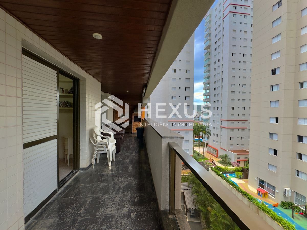 Foto 4 de Apartamento reformado com varanda gourmet vista mar a 1 quadra da praia e lazer nas Astúrias, Guarujá