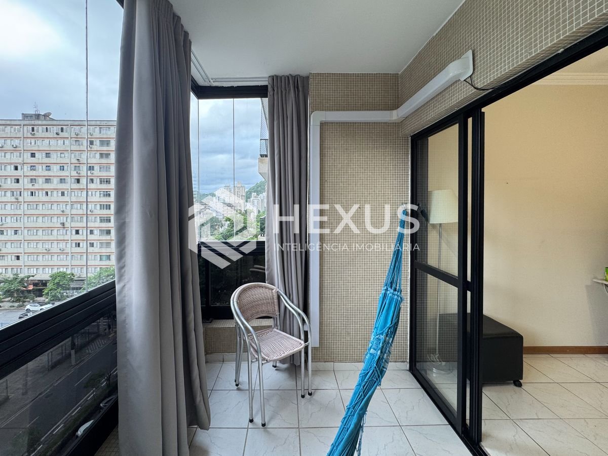 Foto 4 de Apartamento com varanda e lazer nas Pitangueiras, Guaruja
