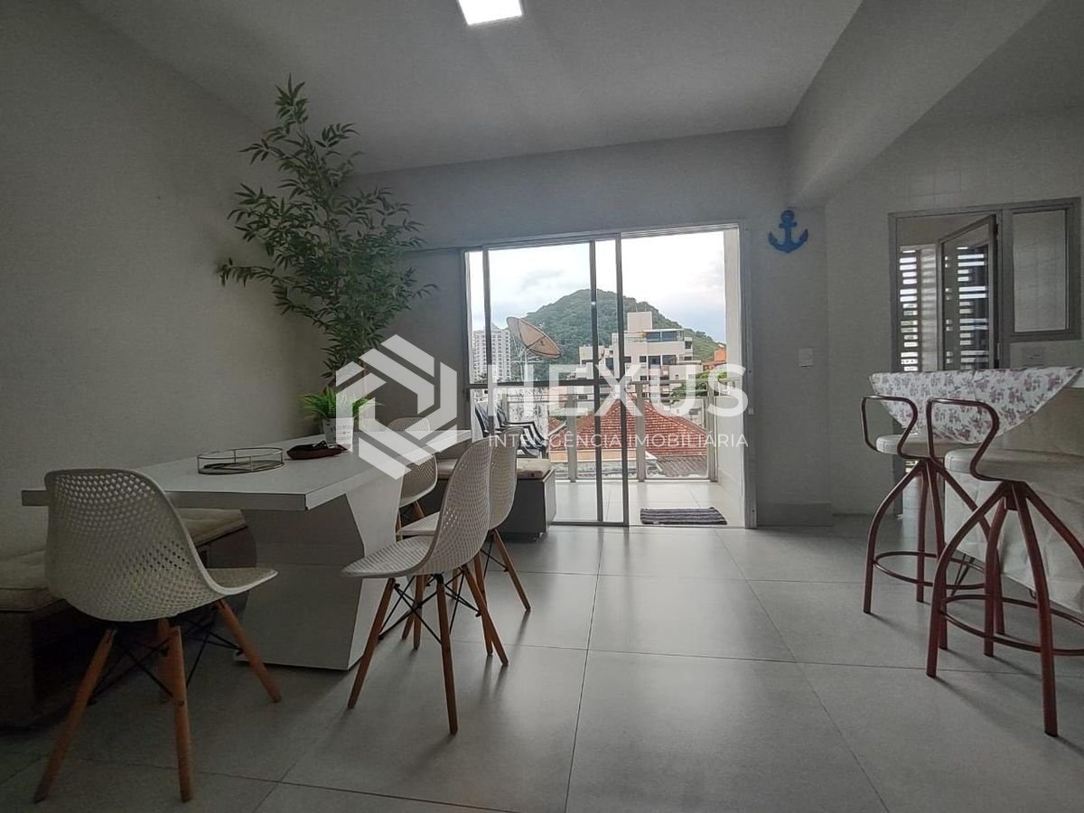 Foto 4 de Apartamento com varanda reformado na região dos Hotéis da Praia da Enseada, Guarujá