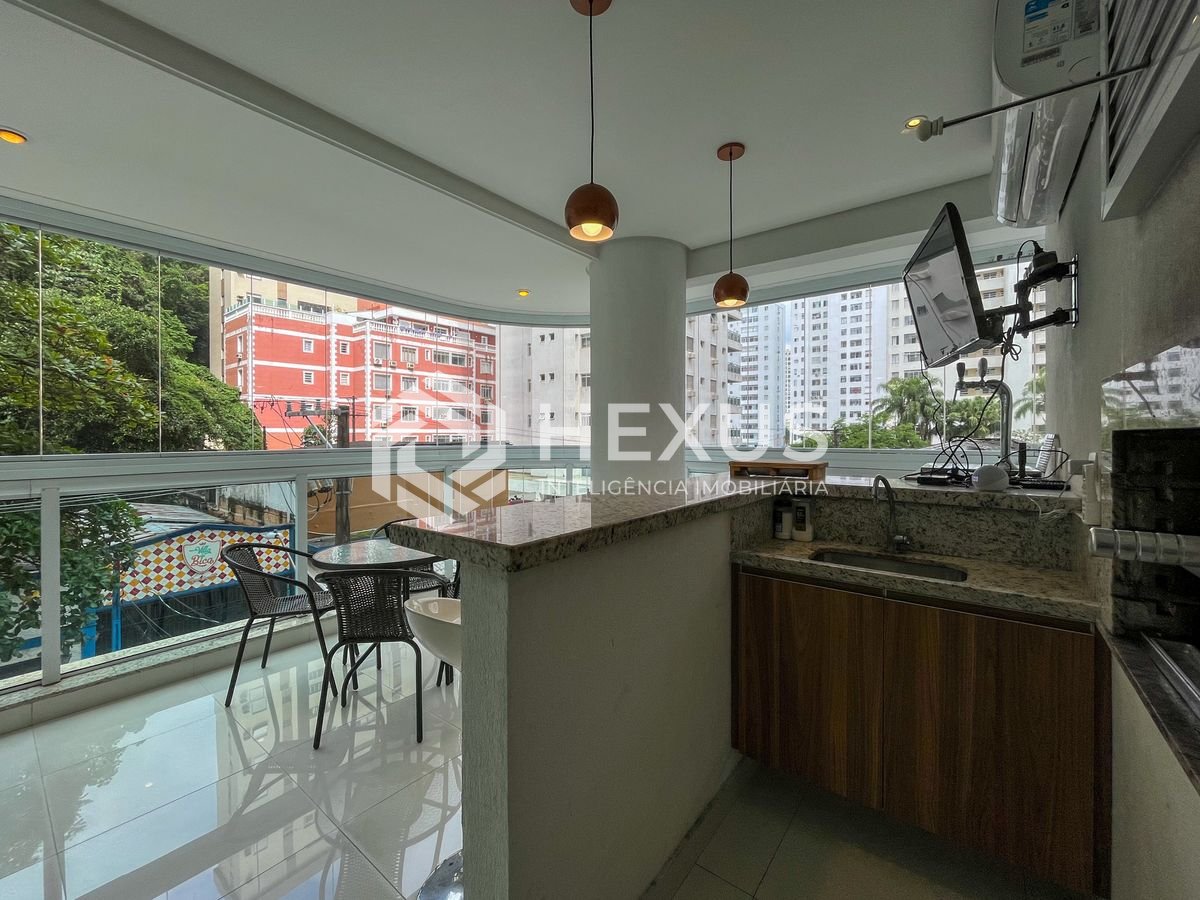 Foto 2 de Apartamento com varanda gourmet e lazer em prédio novo na Praia das Pitangueiras, Guaruja