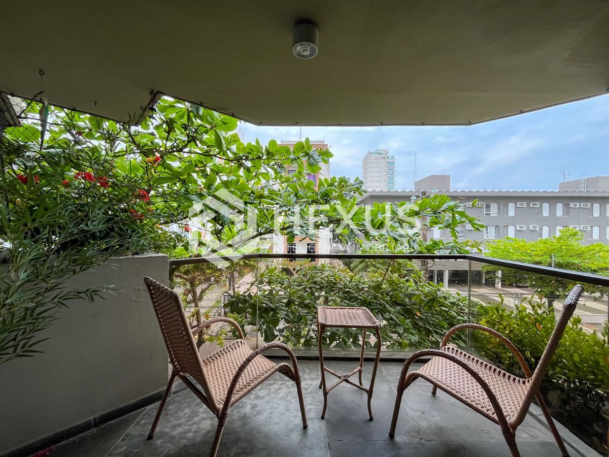 Foto 3 de Apartamento com varanda e lazer na região do Aquário na Praia da Enseada, Guaruja