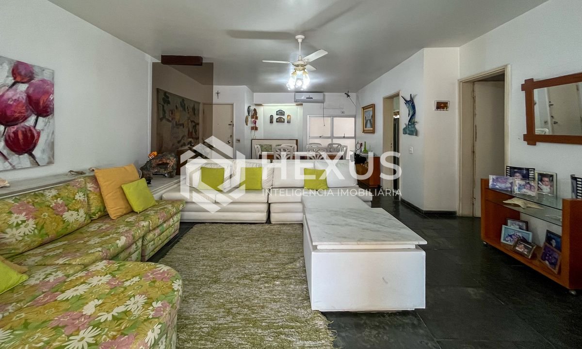 Foto 3 de Apartamento com varanda e lazer na região do Aquário na Praia da Enseada, Guaruja