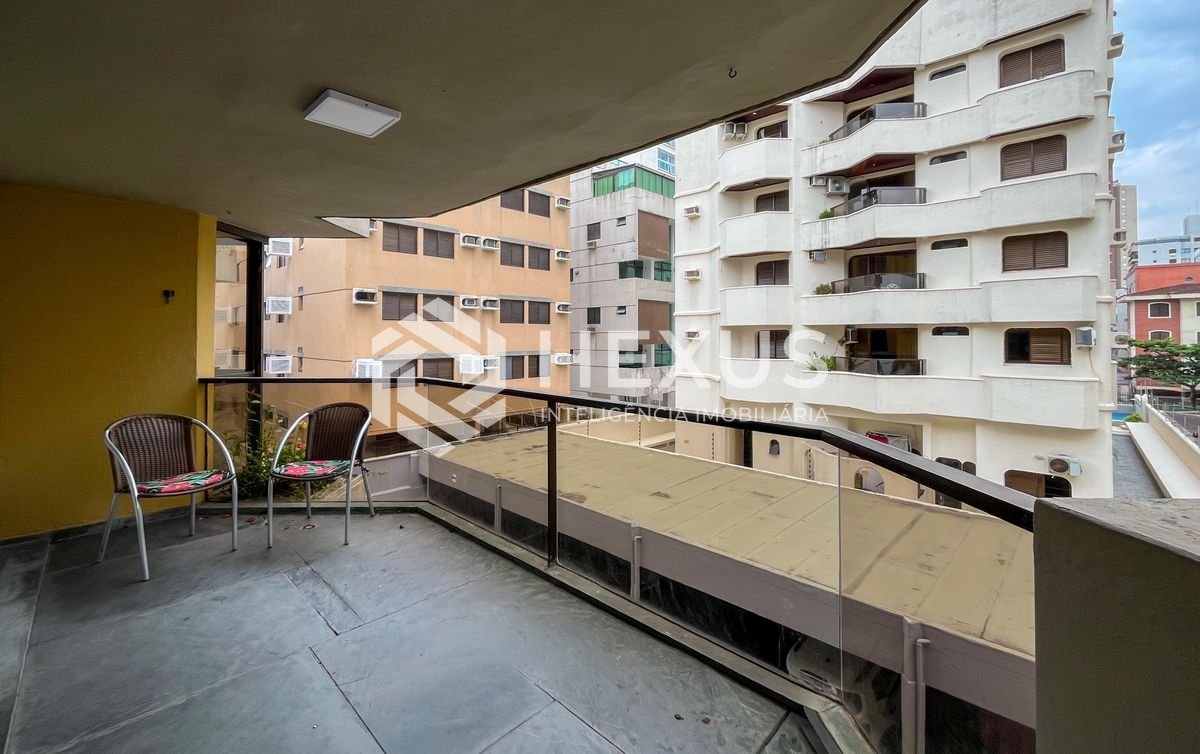 Foto 5 de Apartamento com varanda e lazer na região do Aquário na Praia da Enseada, Guaruja