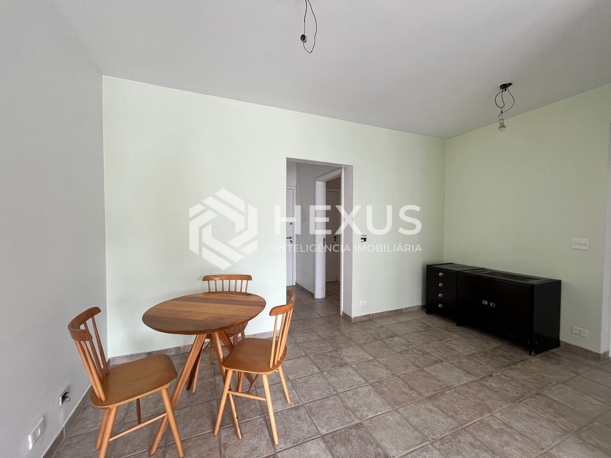 Foto 4 de Apartamento com varanda a uma quadra da Praia das Pitangueiras, Guaruja