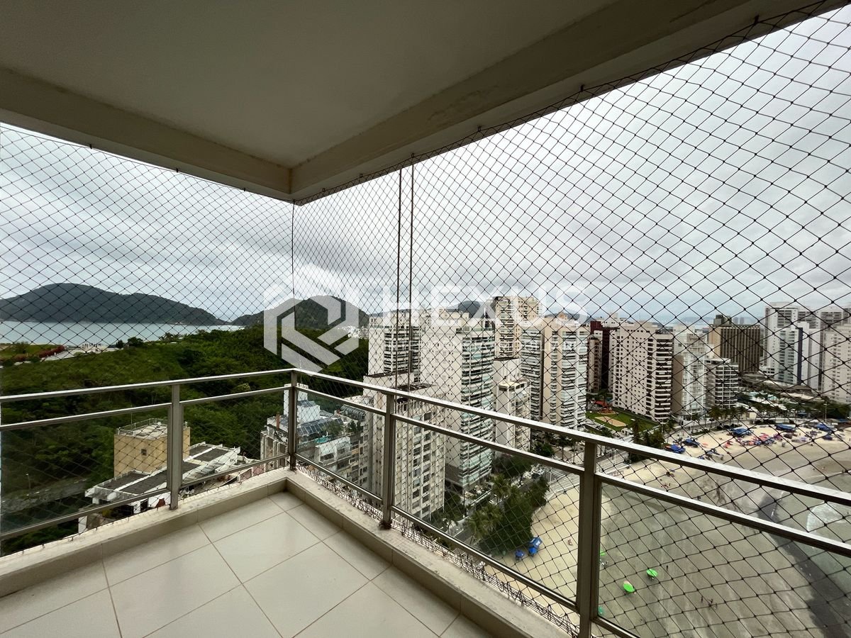 Foto 2 de Apartamento frente mar com varanda e lazer na Praia das Asturias, Guaruja