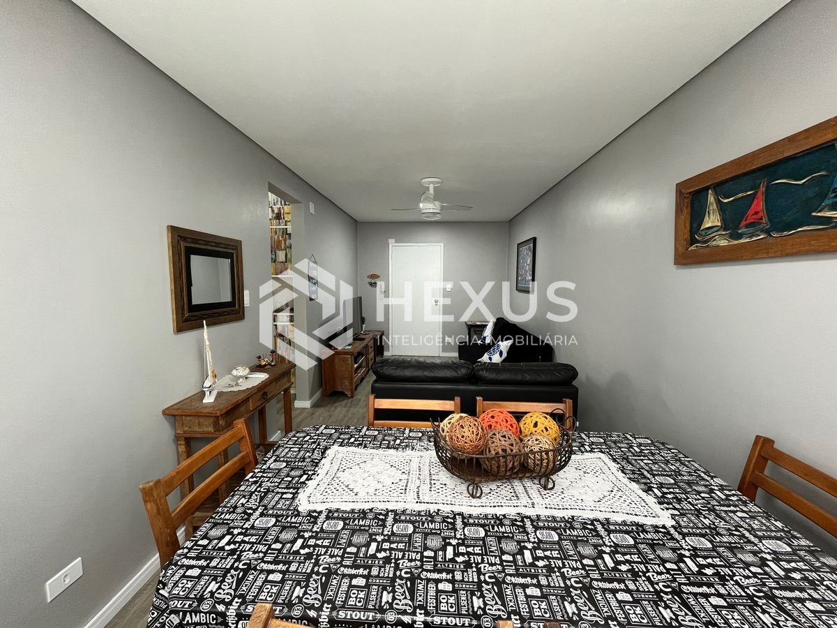 Foto 2 de Apartamento a duas quadras da Praia das Pitangueiras, Guaruja