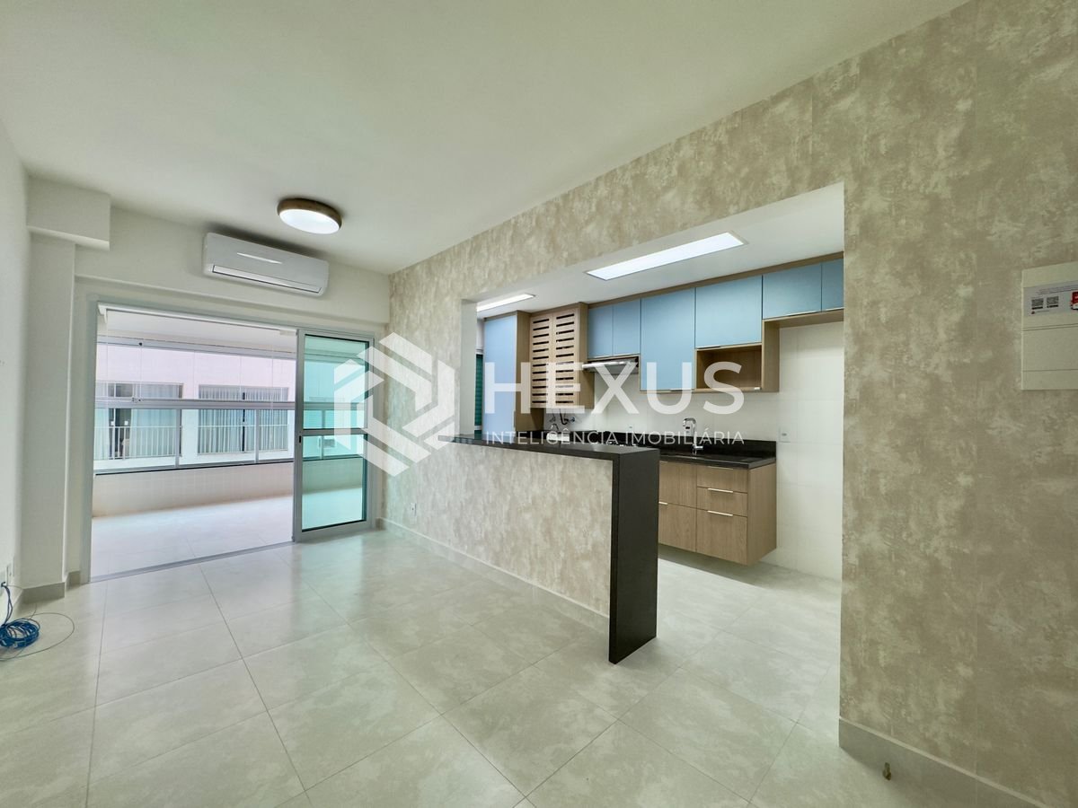 Foto 4 de Apartamento reformado com varanda gourmet e lazer a uma quadra da Praia das Asturias, Guaruja
