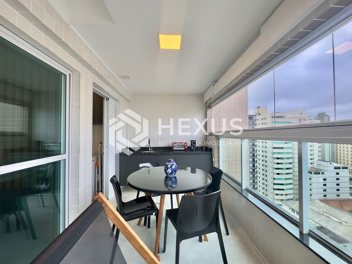 Foto 2 de Apartamento reformado com varanda gourmet e lazer a uma quadra da Praia das Asturias, Guaruja
