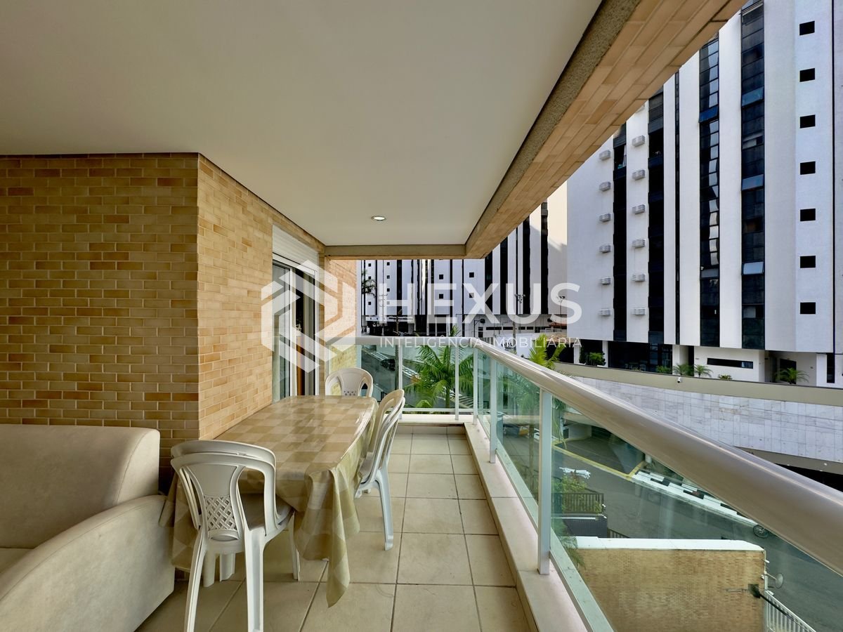 Foto 2 de Apartamento reformado frente mar com varanda gourmet e lazer em prédio novo na Praia das Asturias, Guaruja