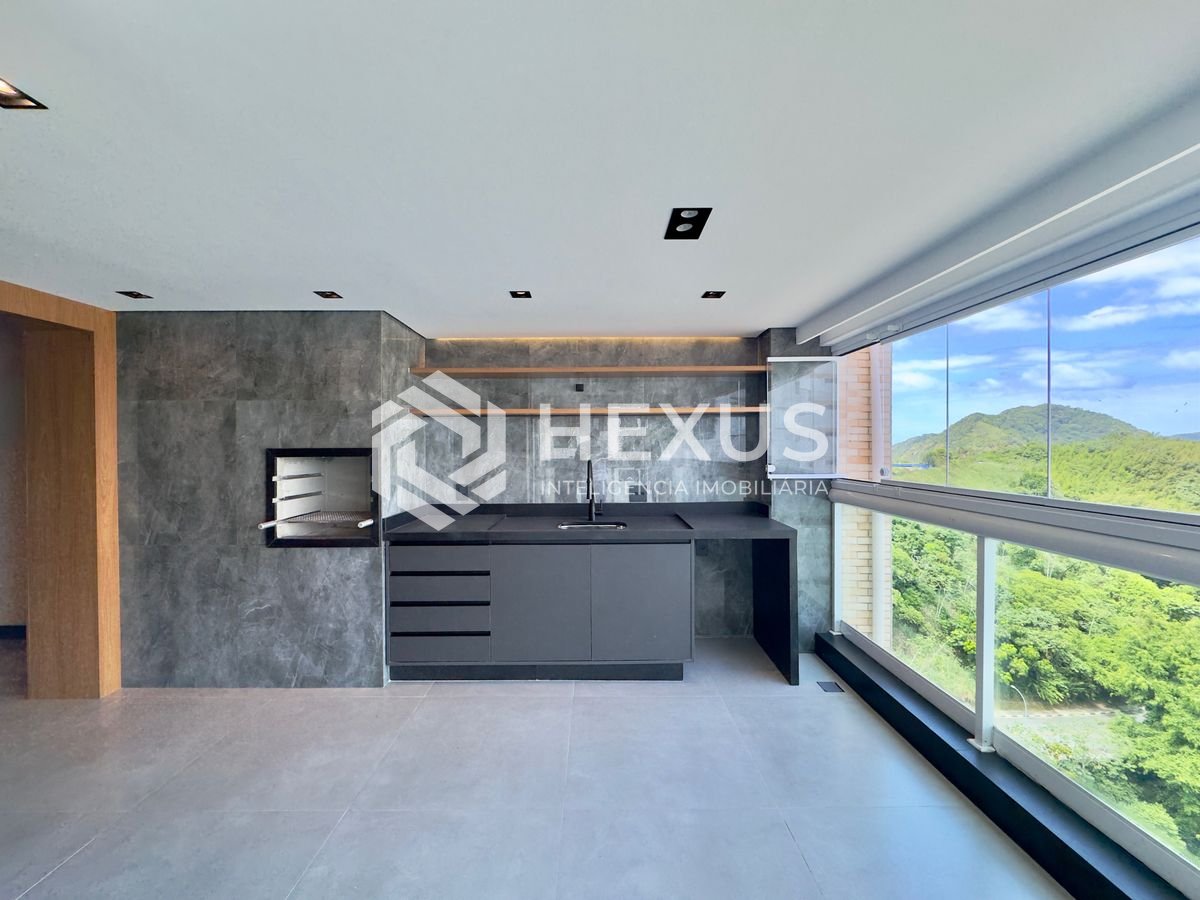 Foto 3 de Apartamento reformado frente mar com varanda gourmet e lazer em prédio novo na Praia das Asturias, Guaruja