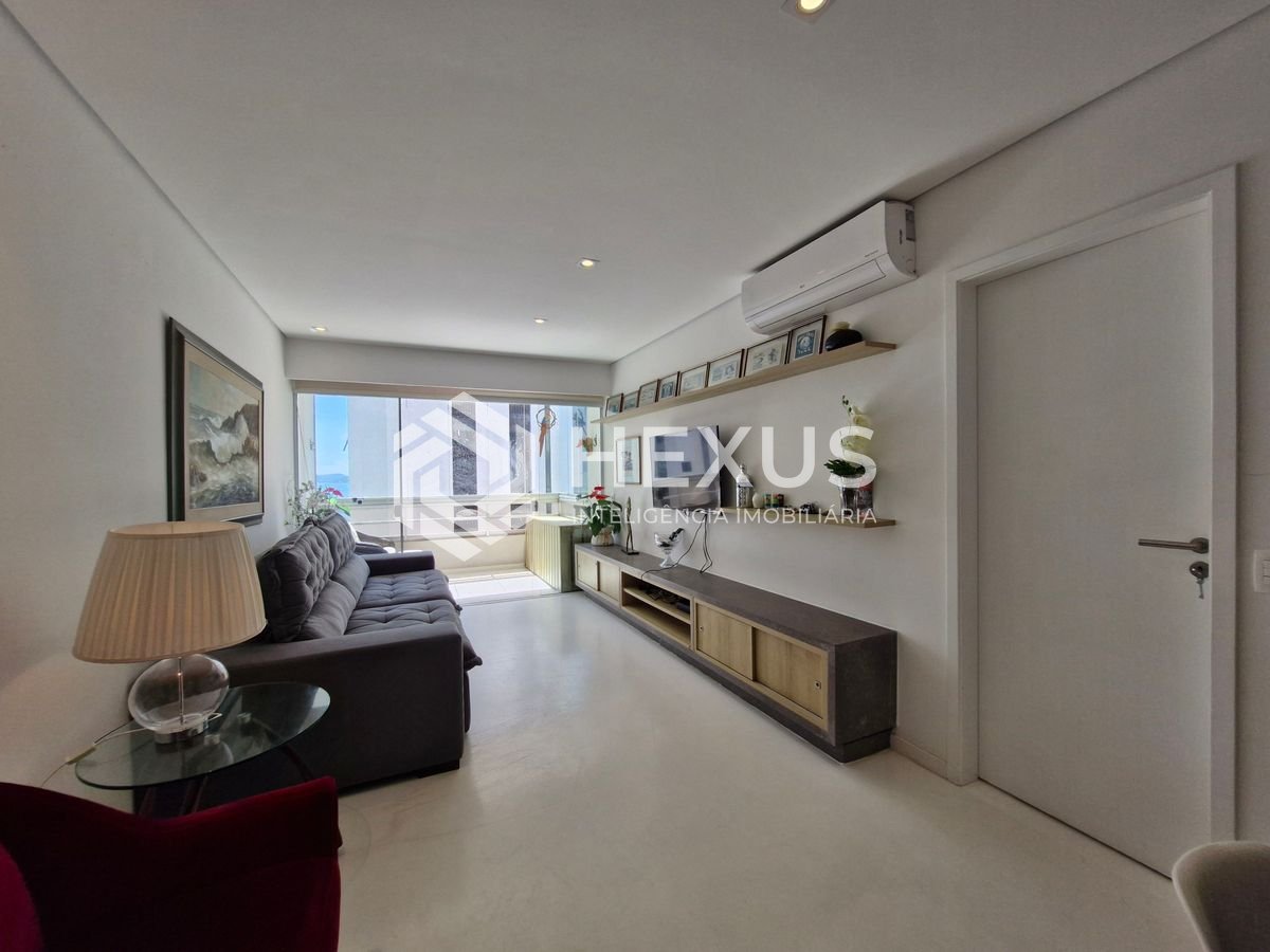 Foto 5 de Apartamento frente mar com varanda e lazer na Praia das Asturias, Guaruja