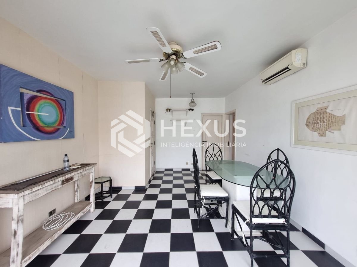 Foto 4 de Apartamento com varanda na beira mar da Praia das Pitangueiras, Guaruja