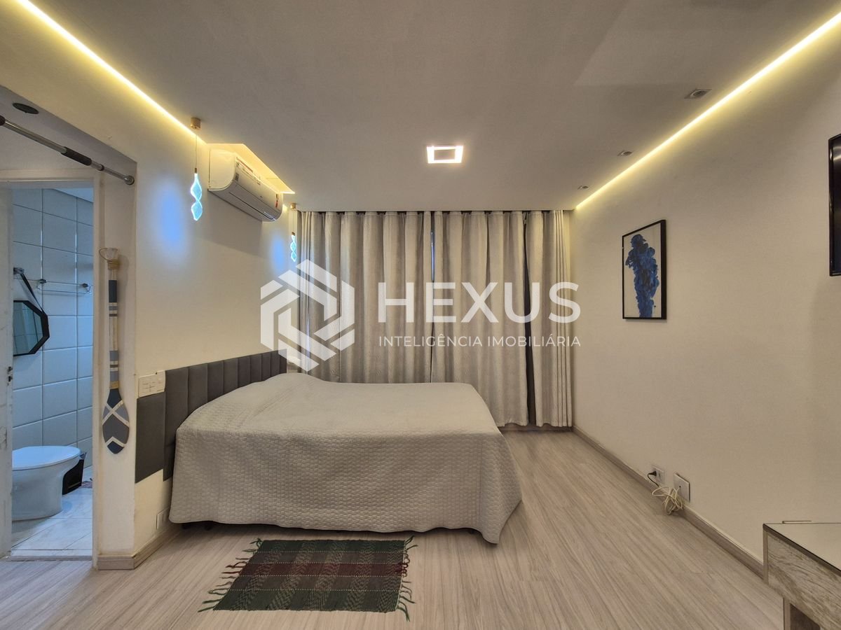 Foto 5 de Apartamento reformado e mobiliado na Praia das Pitangueiras, Guaruja