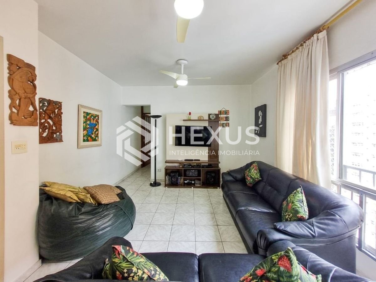 Foto 3 de Apartamento com varanda e lazer a 180m da Praia das Pitangueiras, Guaruja