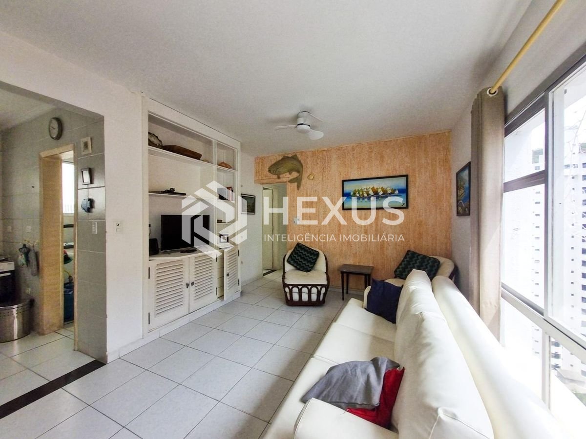Foto 4 de Apartamento com varanda e lazer a duas quadras da Praia das Pitangueiras, Guaruja