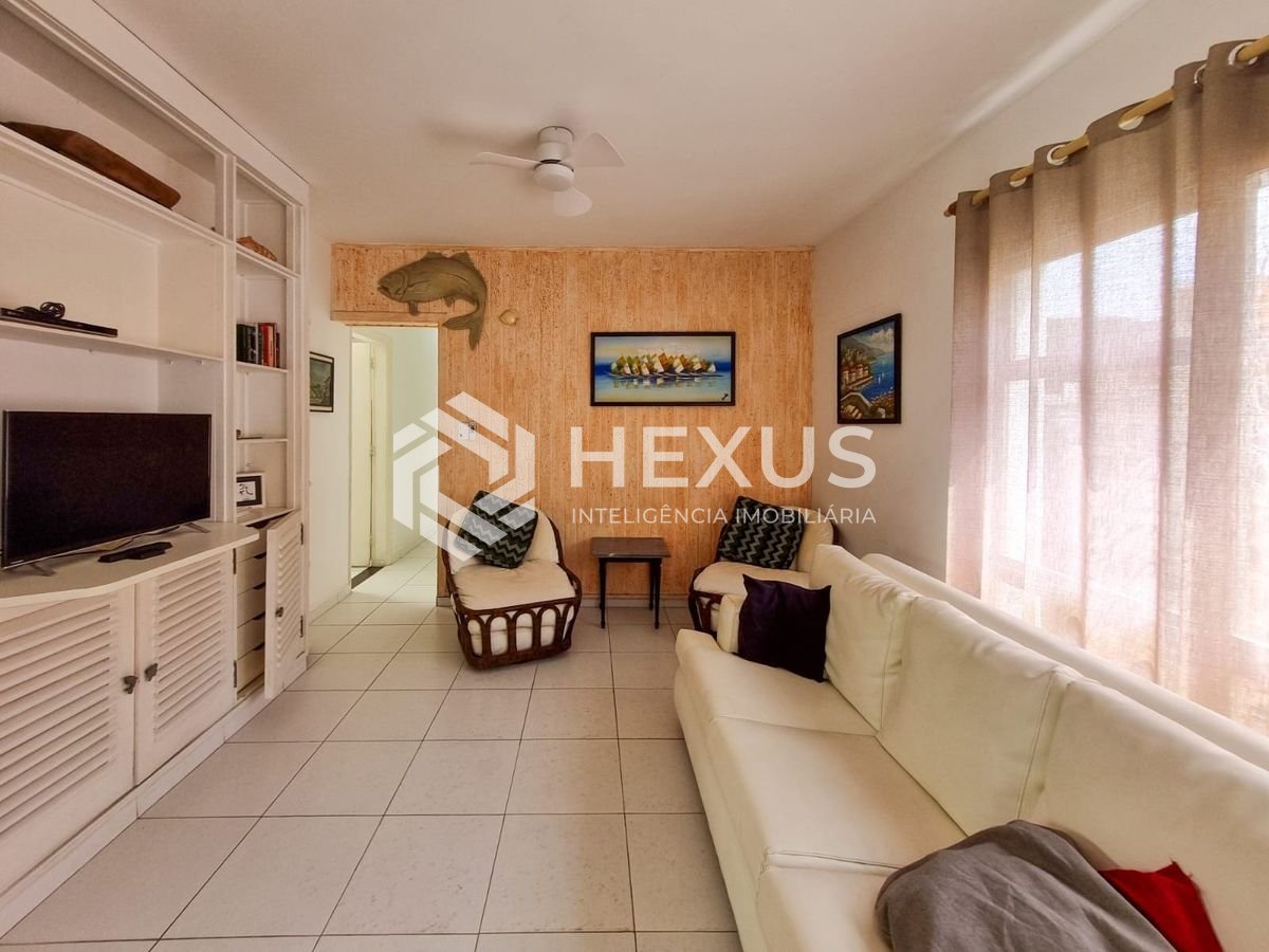 Foto 5 de Apartamento com varanda e lazer a duas quadras da Praia das Pitangueiras, Guaruja