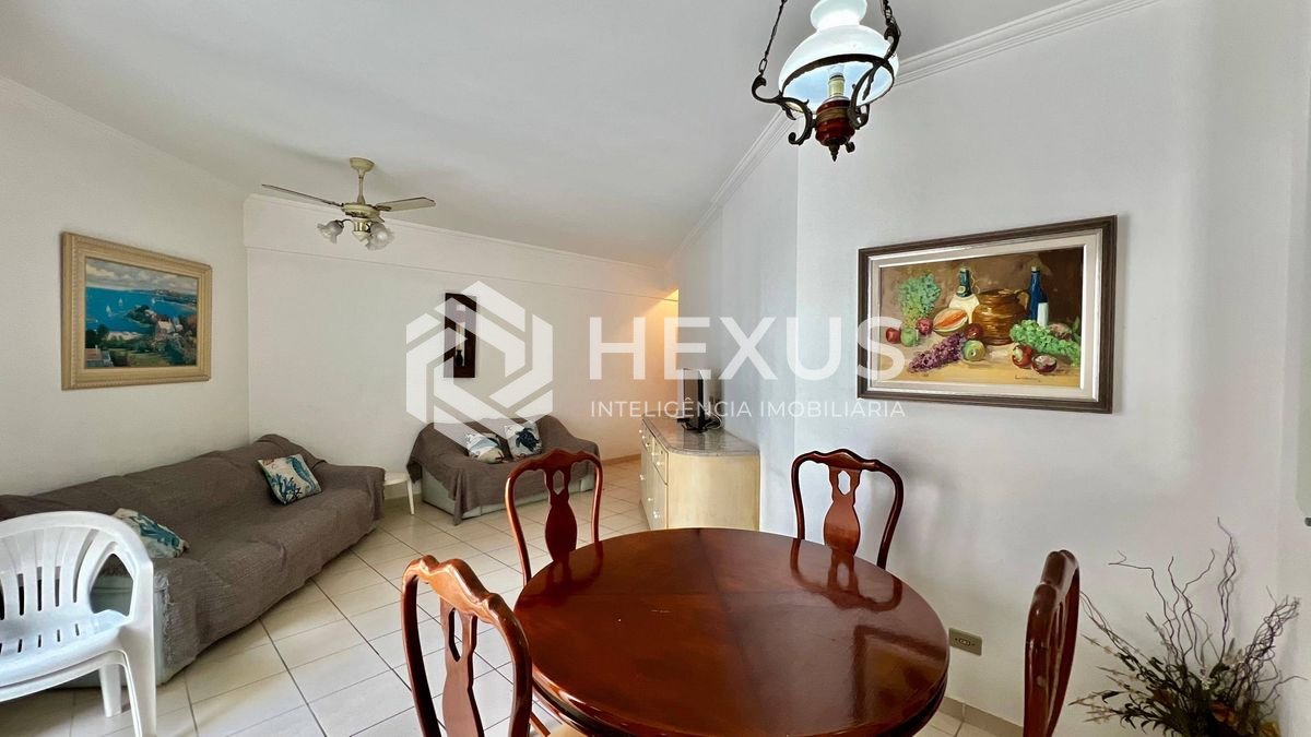 Foto 3 de Apartamento com varanda e lazer a duas quadras da Praia das Pitangueiras, Guaruja