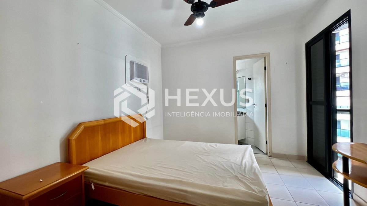 Foto 5 de Apartamento com varanda e lazer a duas quadras da Praia das Pitangueiras, Guaruja