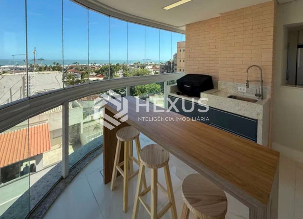 Foto 2 de Apartamento reformado com varanda gourmet e lazer na Praia da Enseada, Guaruja