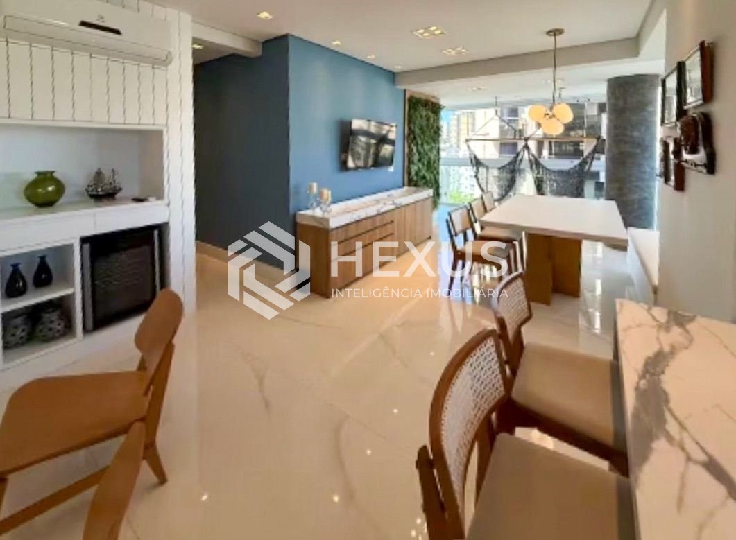 Foto 4 de Apartamento reformado com varanda gourmet e lazer na Praia da Enseada, Guaruja