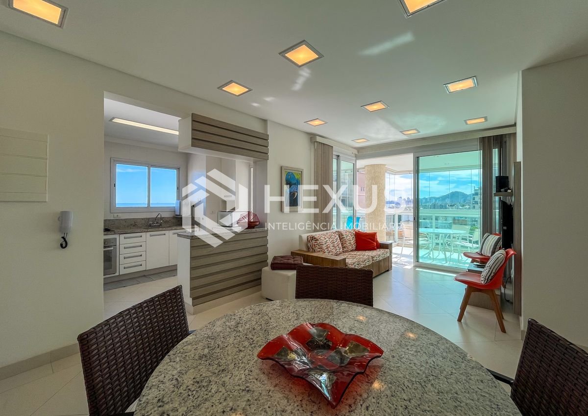 Foto 3 de Apartamento com varanda gourmet e lazer na região da Brunella na Praia da Enseada, Guaruja