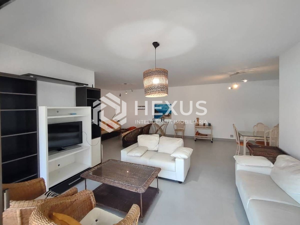 Foto 2 de Apartamento com varanda e lazer na Praia da Enseada, Guaruja