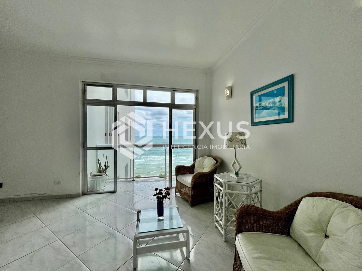 Foto 2 de Apartamento frente mar com varanda vista mar na Praia das Pitangueiras, Guaruja