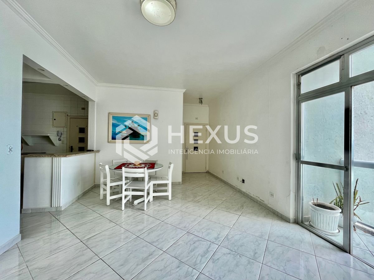 Foto 3 de Apartamento frente mar com varanda vista mar na Praia das Pitangueiras, Guaruja