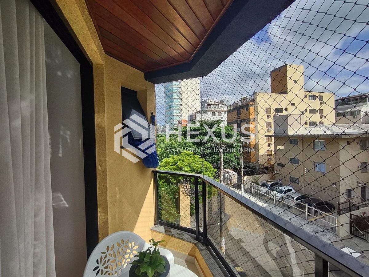 Foto 2 de Apartamento com varanda e lazer na Praia da Enseada, Guaruja