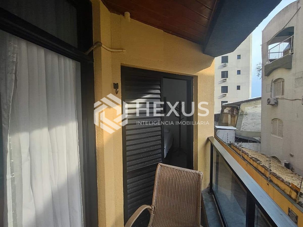 Foto 3 de Apartamento com varanda e lazer na Praia da Enseada, Guaruja