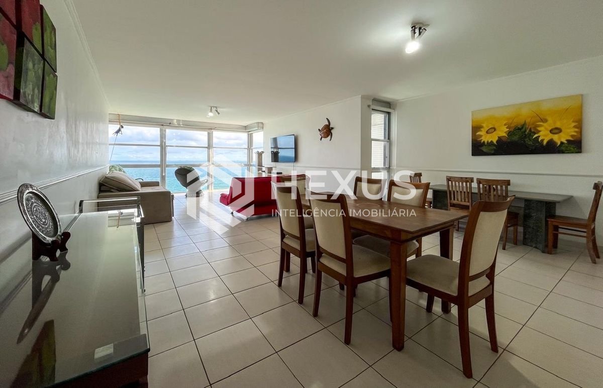 Foto 3 de Apartamento reformado frente mar na Praia das Pitangueiras, Guaruja