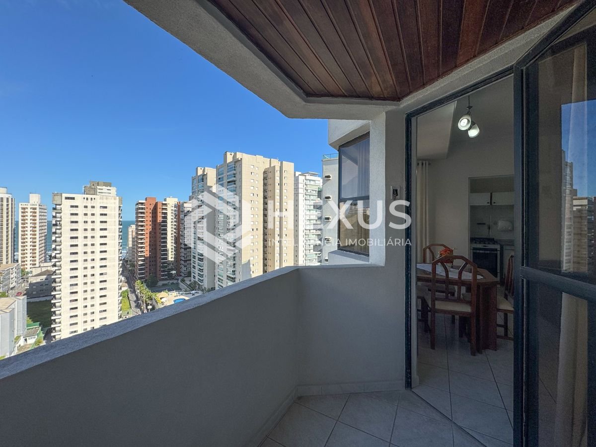 Foto 3 de Apartamento com varanda vista mar a 2 quadras da praia no Jardim Astúrias, Guarujá